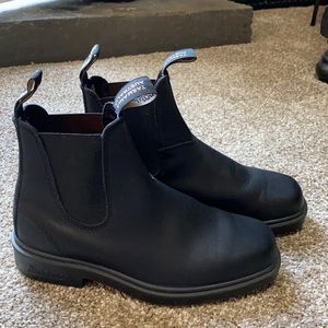 Blundstone full grain leather Chelsea boots